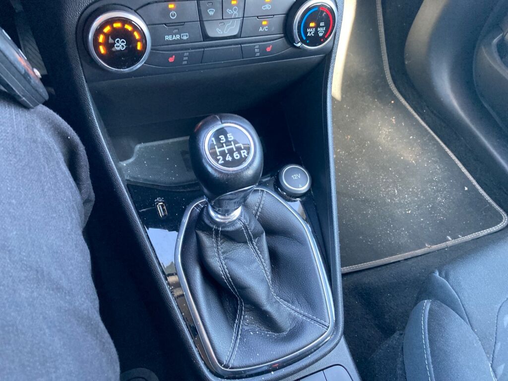 Ford Fiesta 2018 Valkoinen