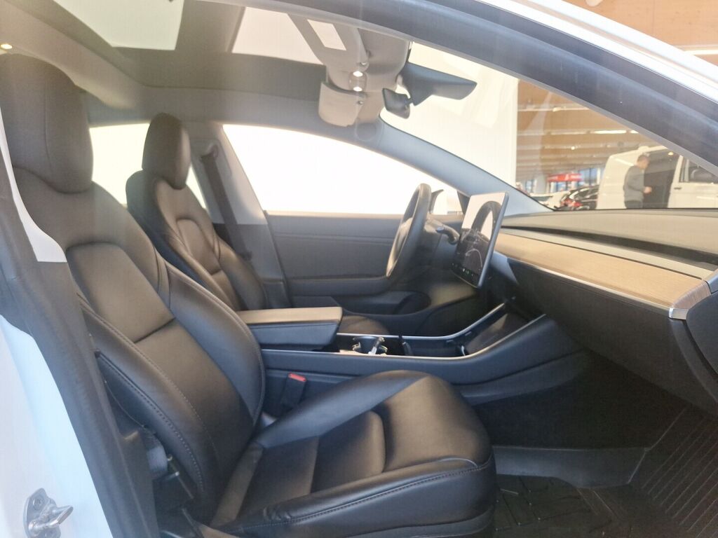 Tesla Model 3 2020 Valkoinen
