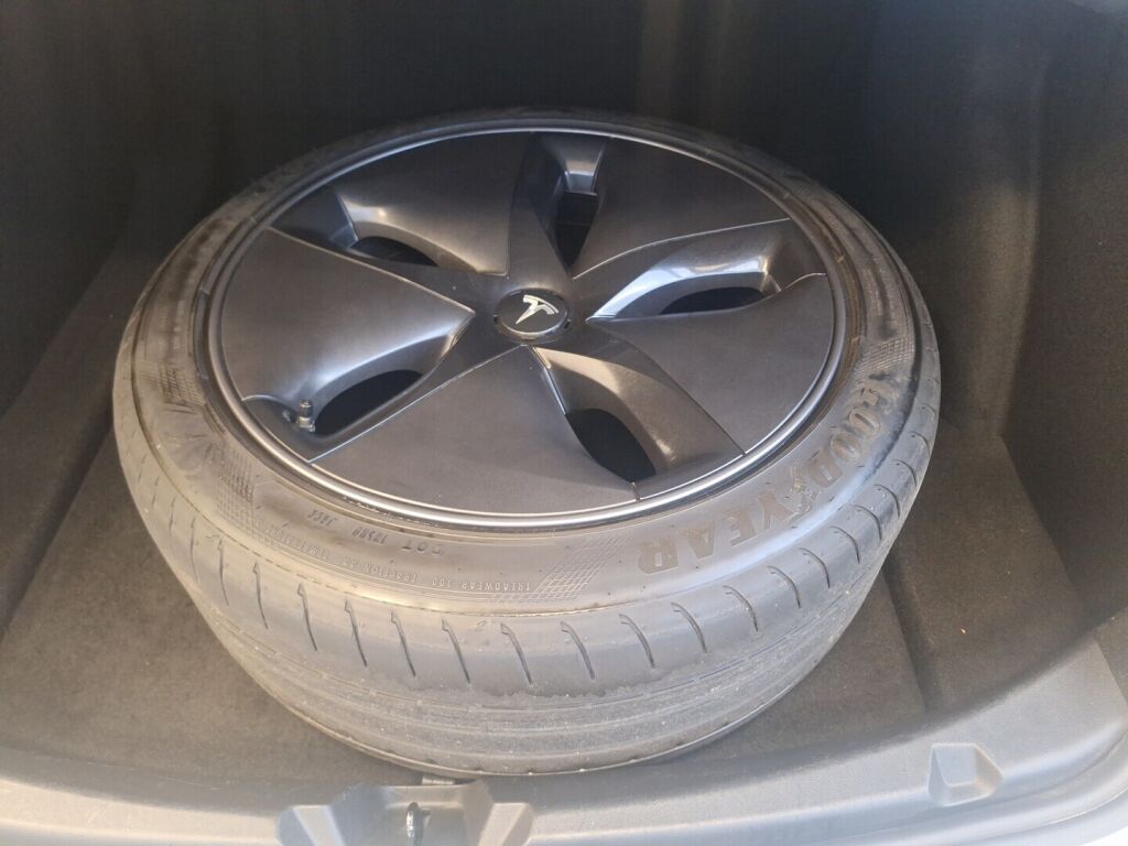 Tesla Model 3 2020 Valkoinen