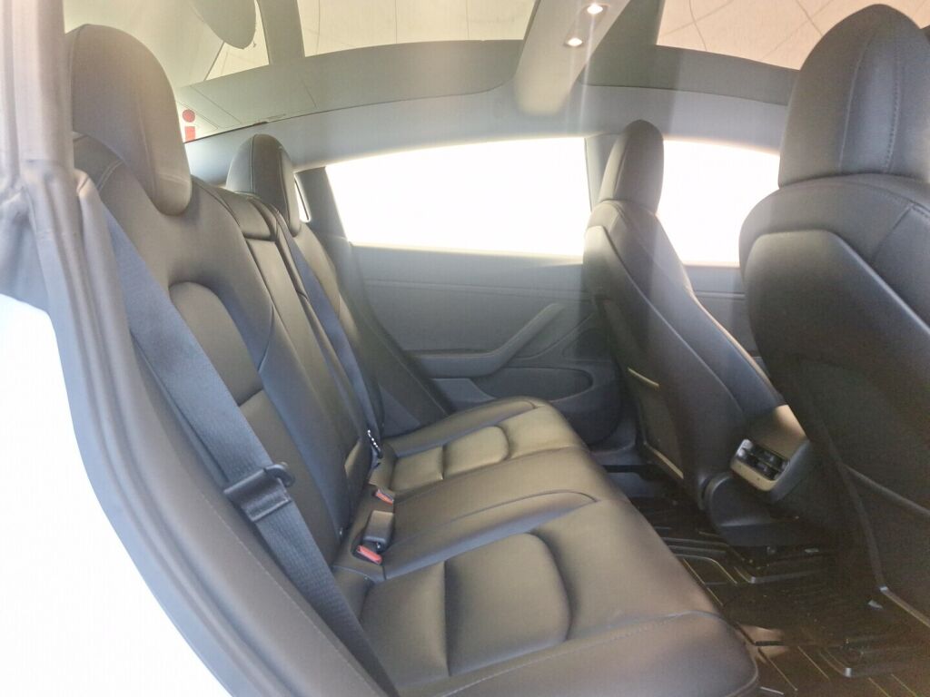 Tesla Model 3 2020 Valkoinen