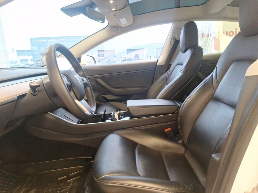 Tesla Model 3 2020 Valkoinen