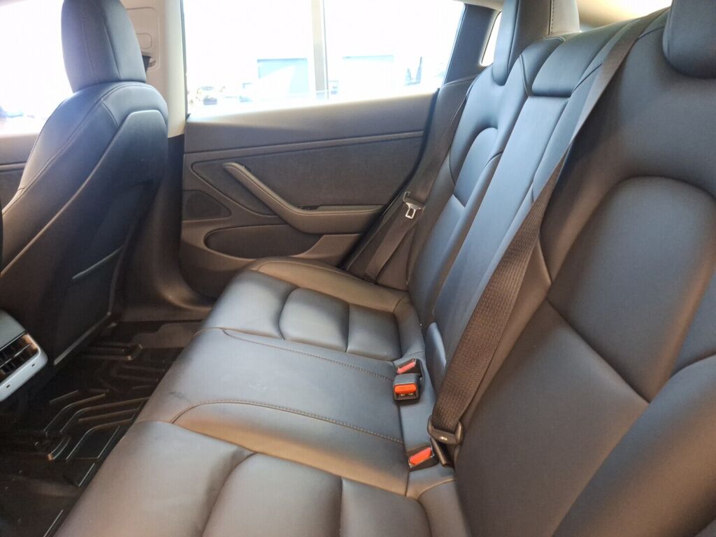 Tesla Model 3 2020 Valkoinen