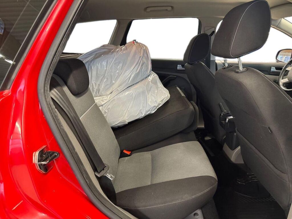 Ford Focus 2010 Punainen