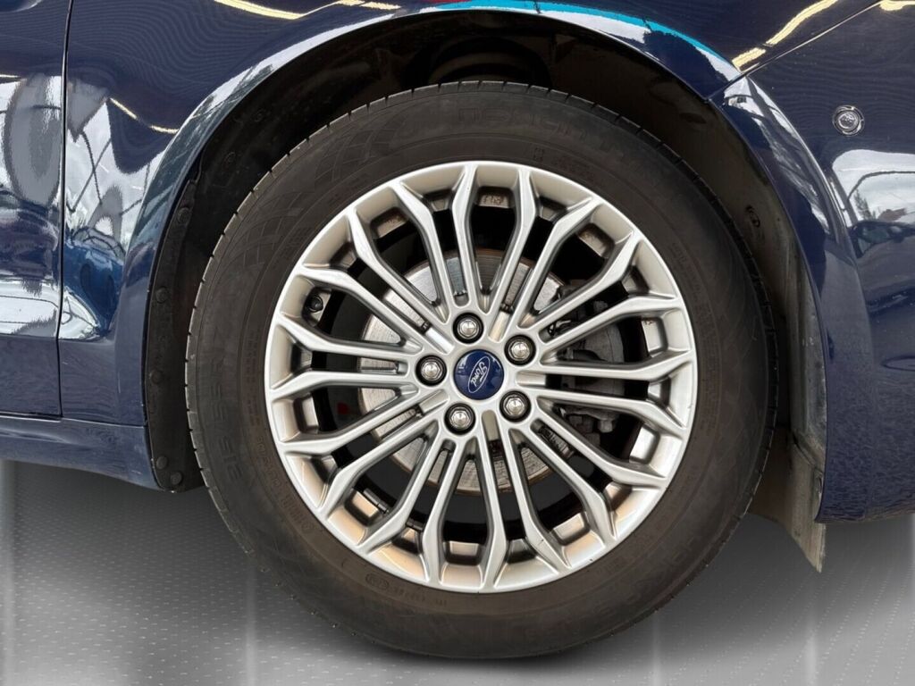 Ford Mondeo 2021 Sininen