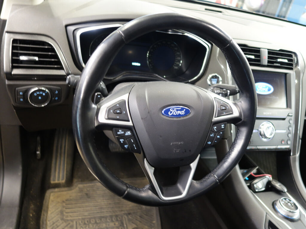 Ford Mondeo 2021 Sininen