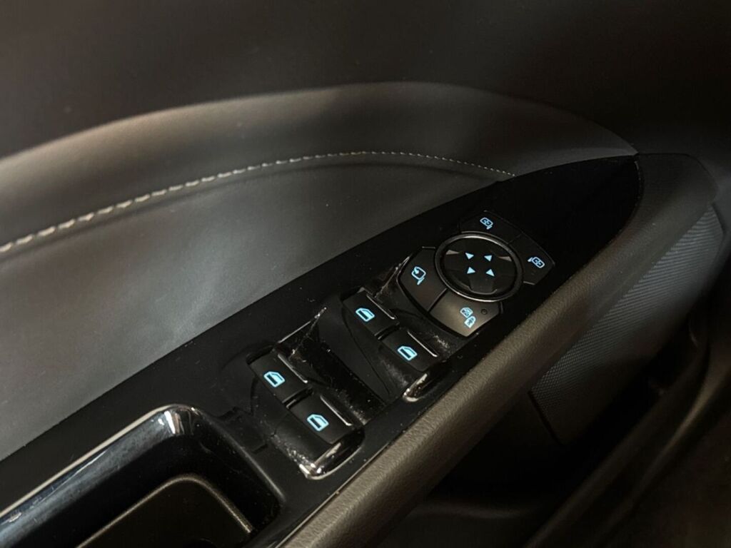 Ford Mondeo 2021 Sininen