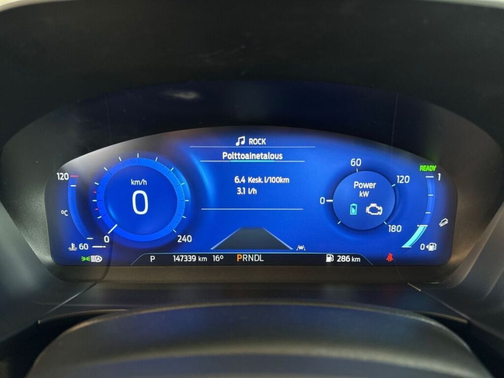 Ford Kuga 2021 Musta
