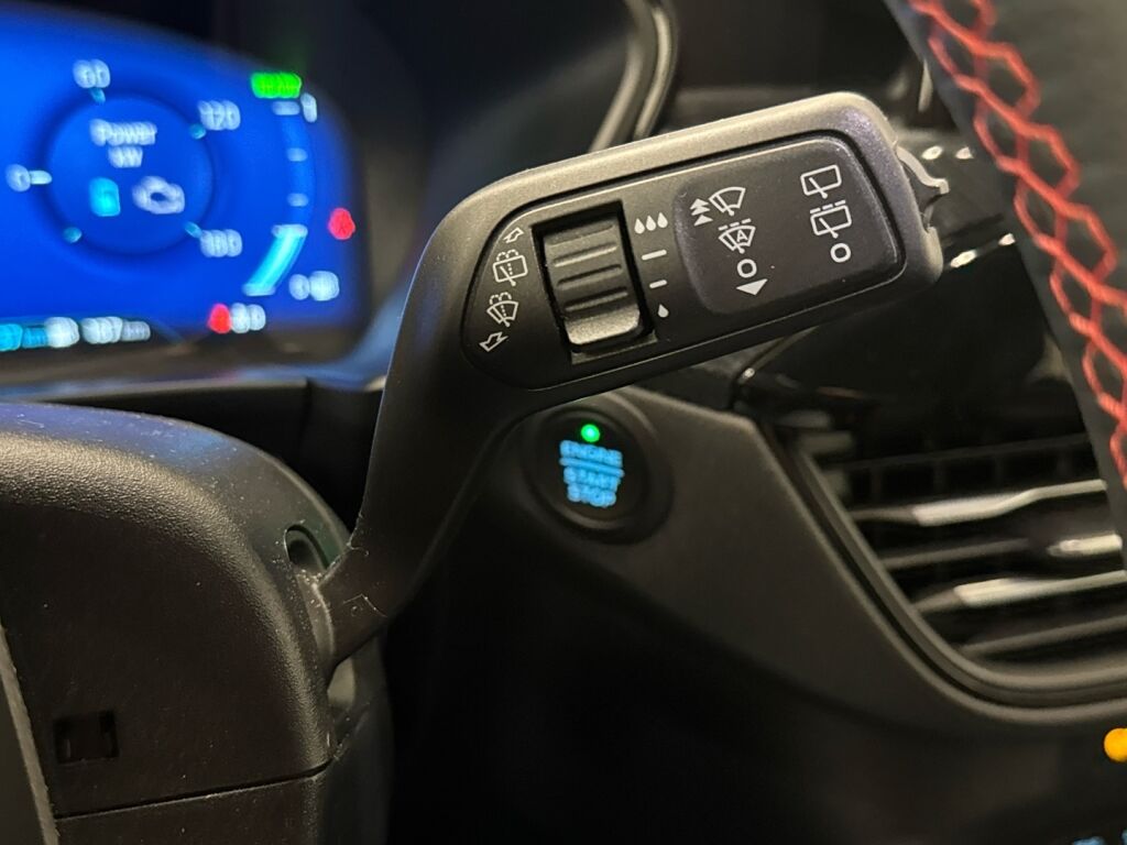 Ford Kuga 2021 Valkoinen