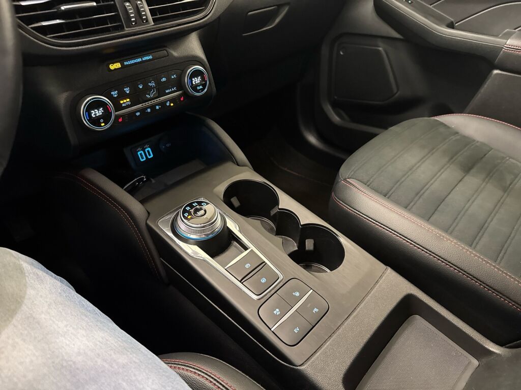 Ford Kuga 2021 Valkoinen