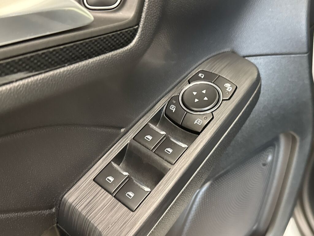 Ford Kuga 2021 Valkoinen