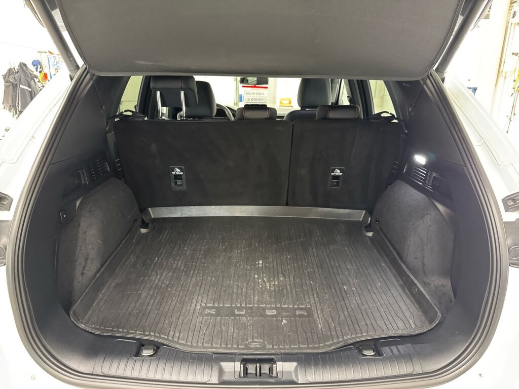 Ford Kuga 2021 Valkoinen