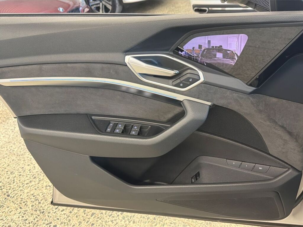 Audi e-tron 2020 Ruskea (beige)