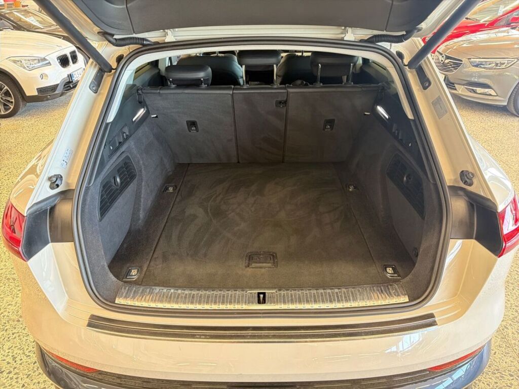 Audi e-tron 2020 Ruskea (beige)