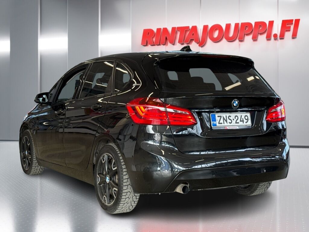 BMW 225 2016 Musta