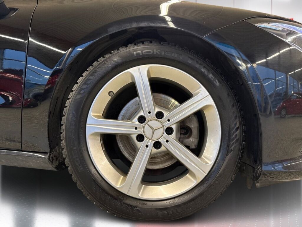 Mercedes-Benz CLA 2021 Musta