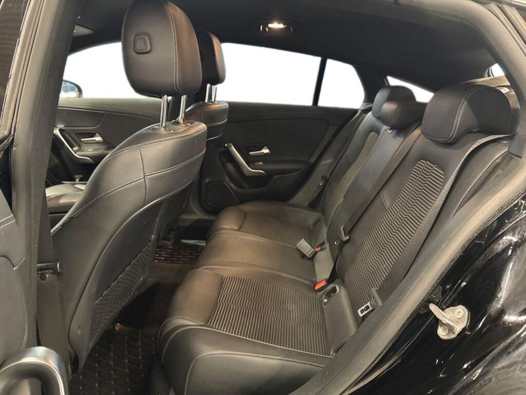 Mercedes-Benz CLA 2021 Musta