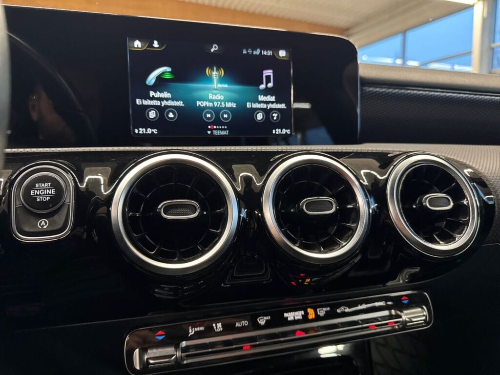 Mercedes-Benz CLA 2021 Musta