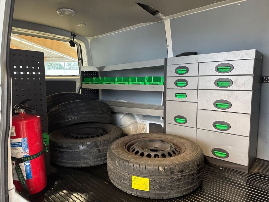 Volkswagen Transporter 2021 Valkoinen