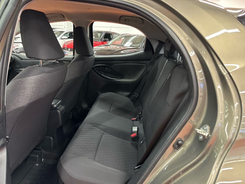 Toyota Yaris 2021 Ruskea (beige)
