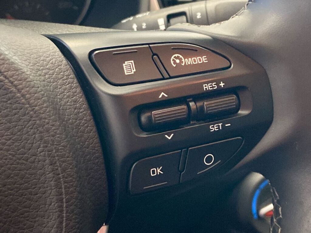 Kia Rio 2022 Sininen