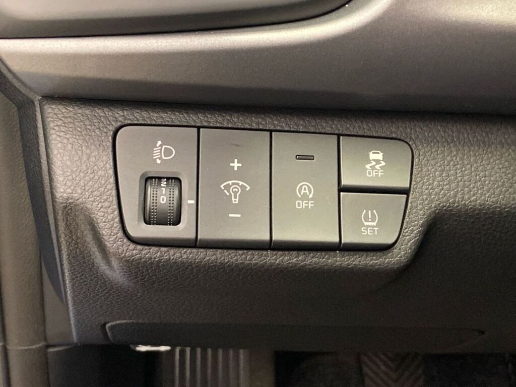 Kia Rio 2022 Sininen