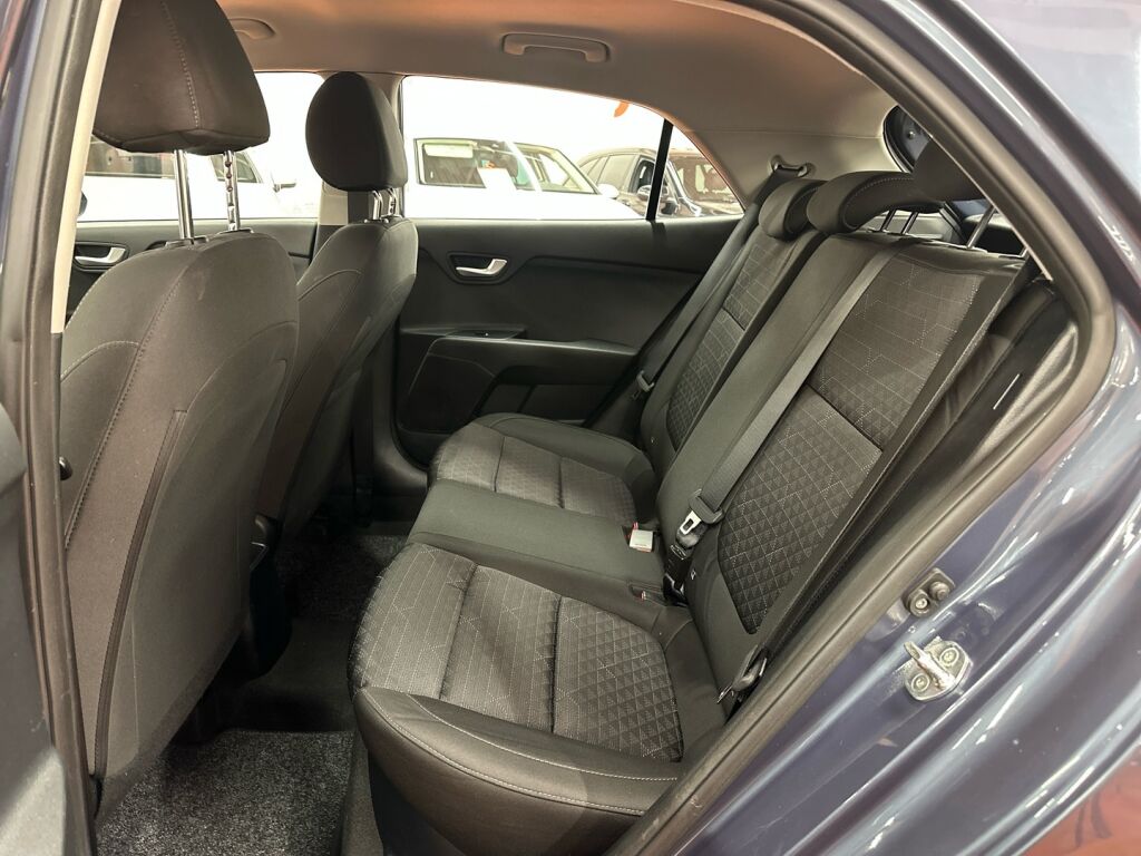 Kia Rio 2021 Sininen