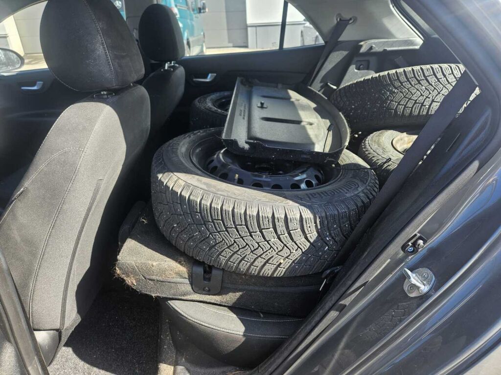 Kia Rio 2021 Vihreä