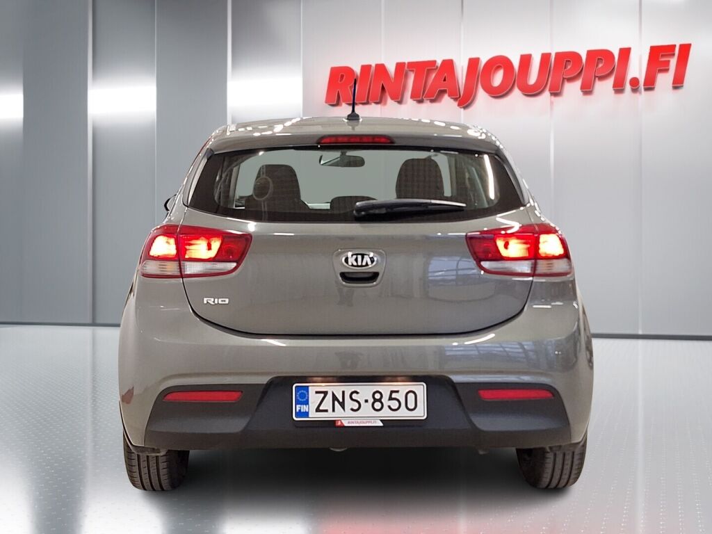 Kia Rio 2021 Vihreä
