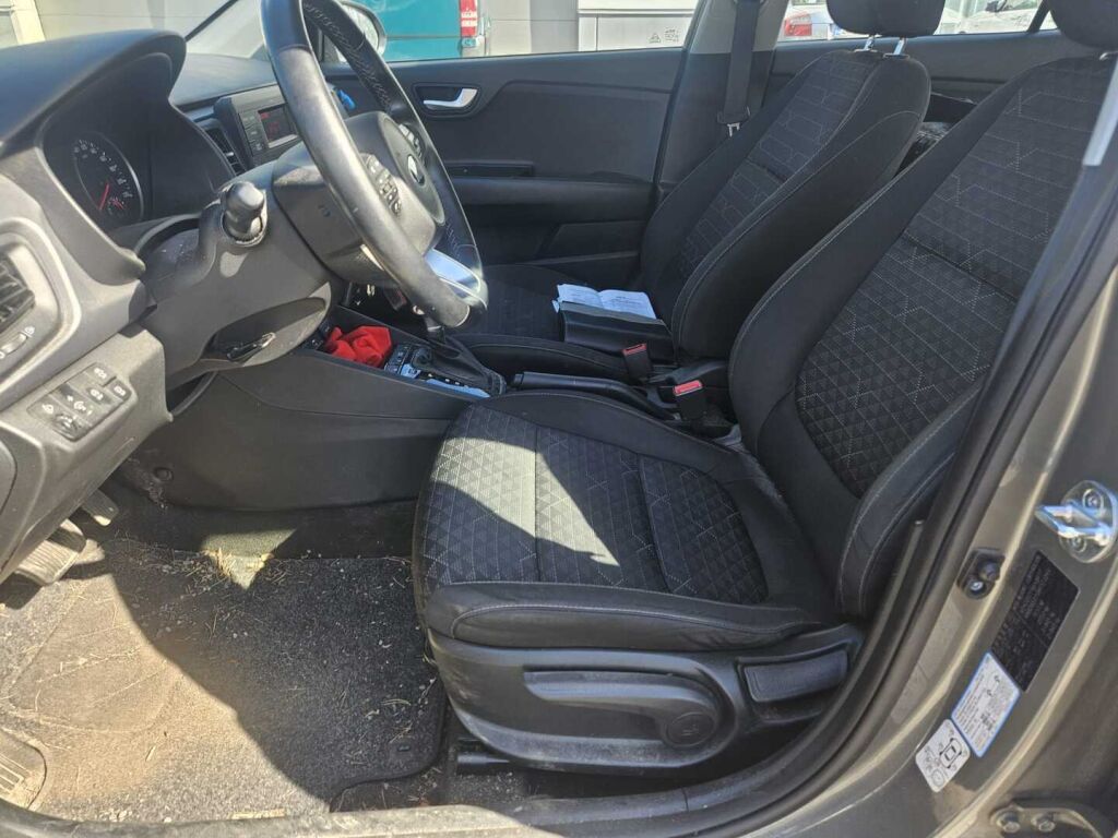 Kia Rio 2021 Vihreä