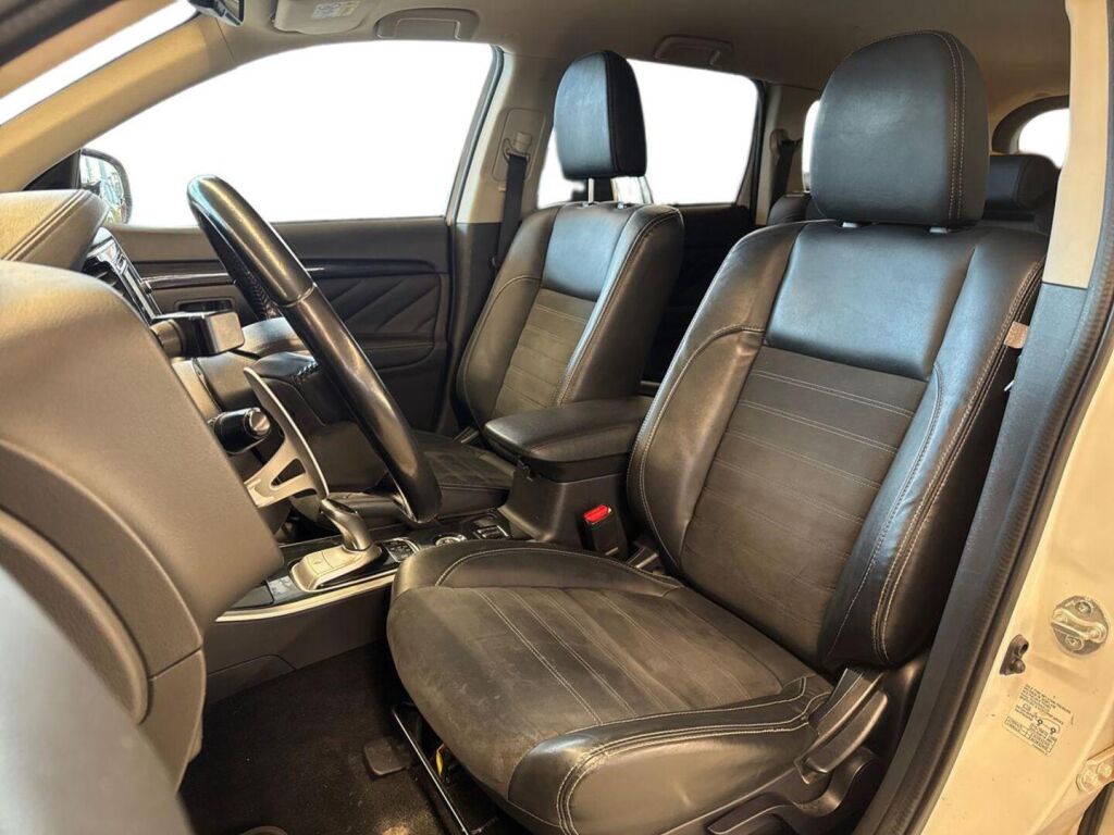 Mitsubishi Outlander PHEV 2016 Valkoinen