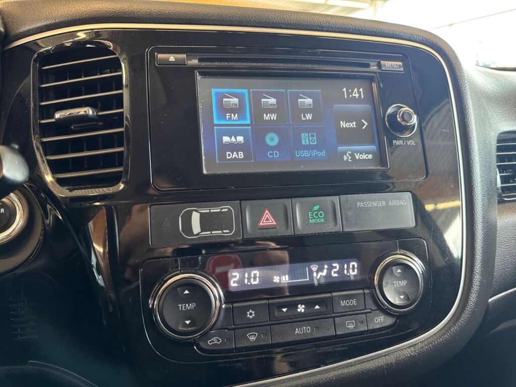 Mitsubishi Outlander PHEV 2016 Valkoinen