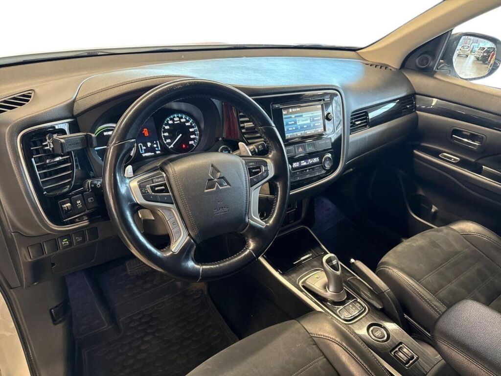 Mitsubishi Outlander PHEV 2016 Valkoinen