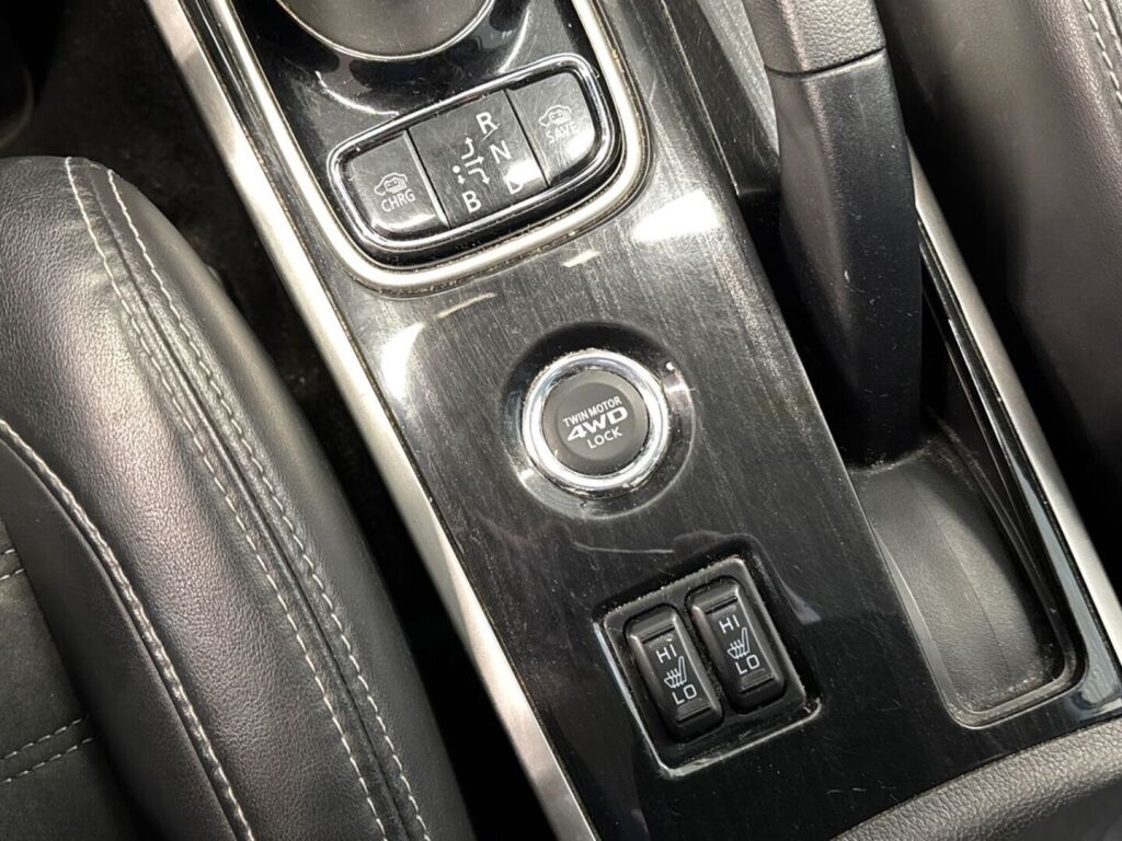 Mitsubishi Outlander PHEV 2016 Valkoinen