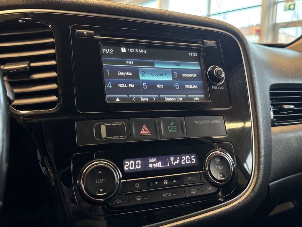 Mitsubishi Outlander PHEV 2016 Valkoinen