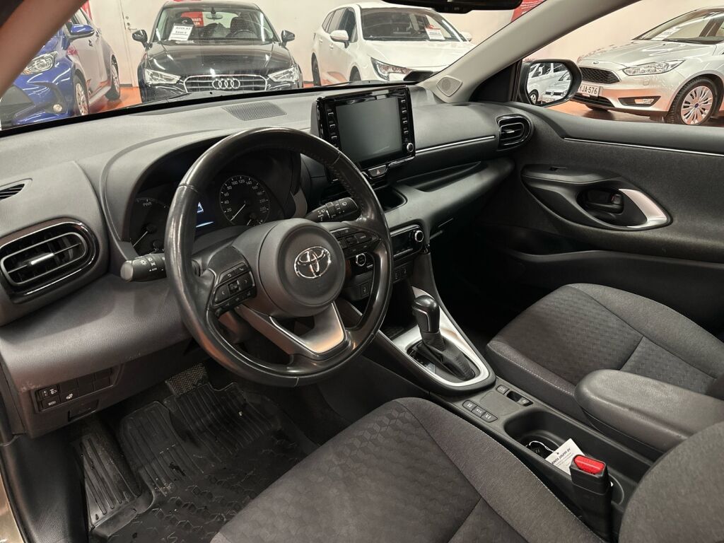 Toyota Yaris 2021 Ruskea (beige)