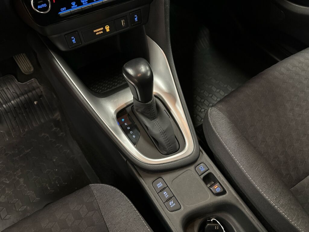 Toyota Yaris 2021 Ruskea (beige)