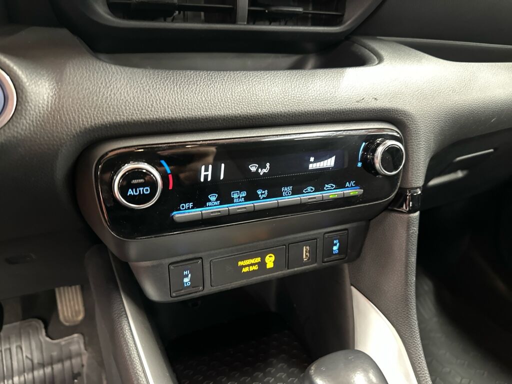 Toyota Yaris 2021 Ruskea (beige)