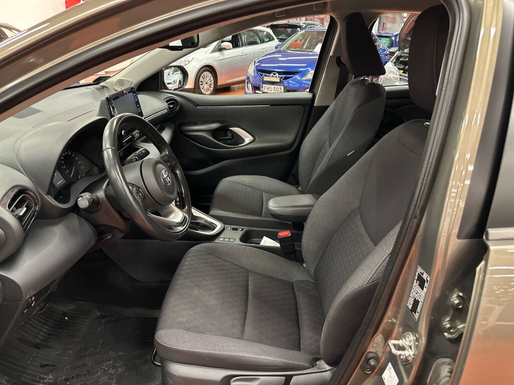 Toyota Yaris 2021 Ruskea (beige)