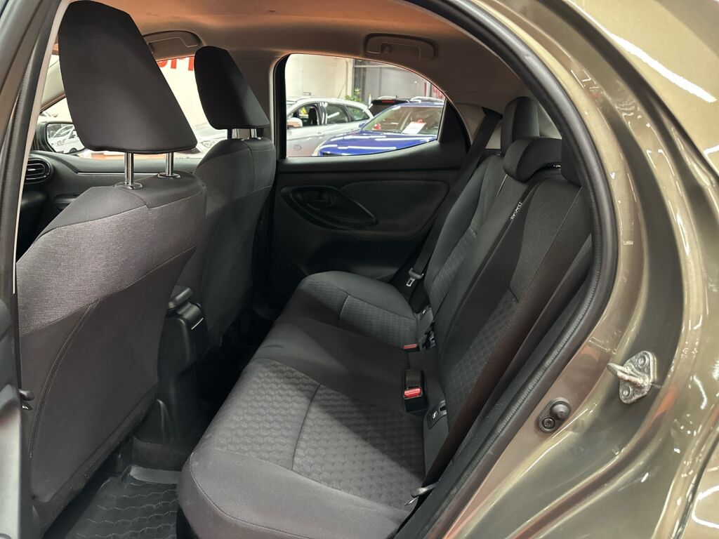 Toyota Yaris 2021 Ruskea (beige)