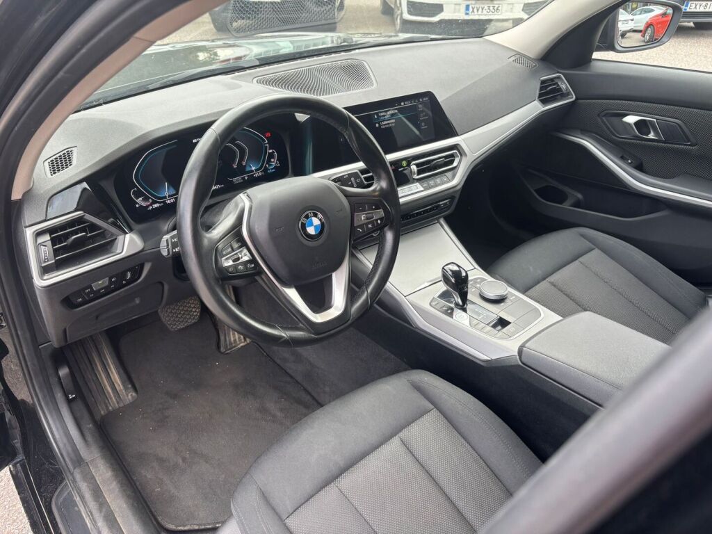 BMW 320 2021, kuva 4/11