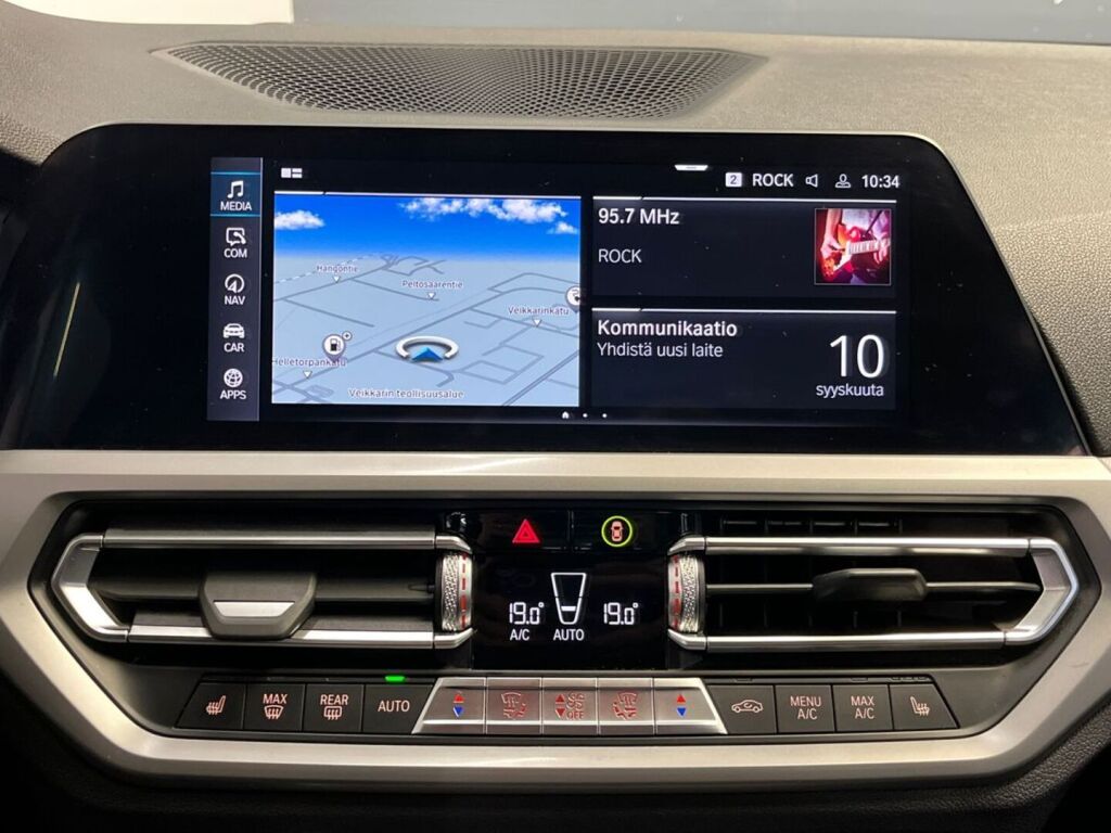 BMW 320 2021 Musta