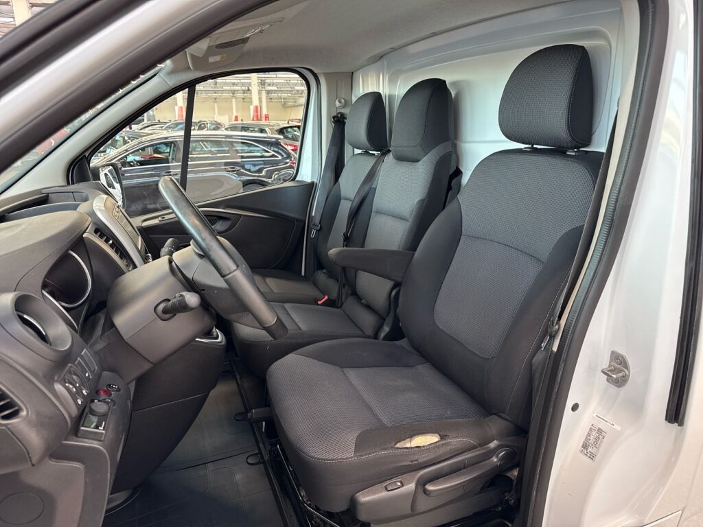 Renault Trafic 2021 Valkoinen