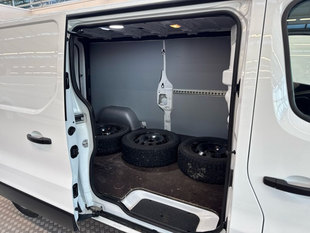 Renault Trafic 2021 Valkoinen