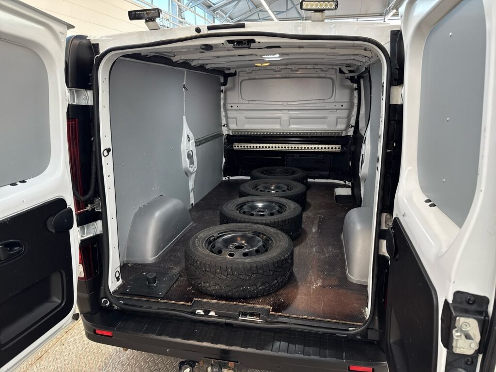 Renault Trafic 2021 Valkoinen