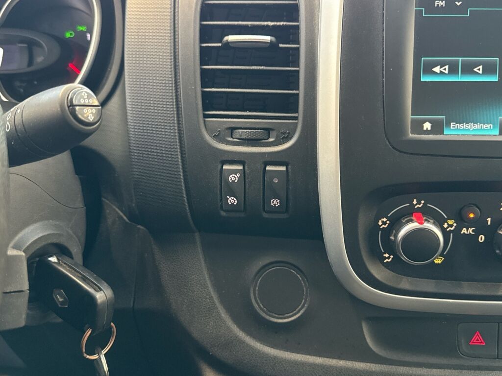 Renault Trafic 2021 Valkoinen