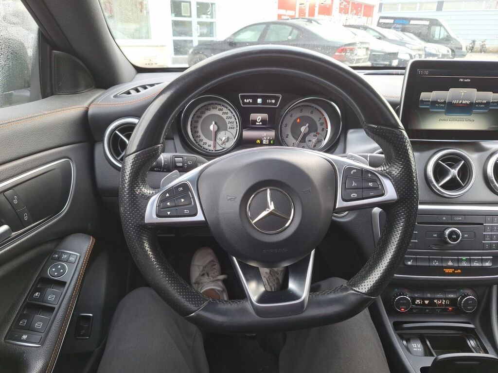 Mercedes-Benz CLA 2015 Valkoinen