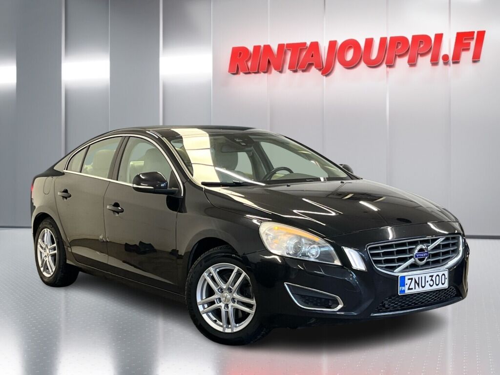 Volvo S60 2011 Musta
