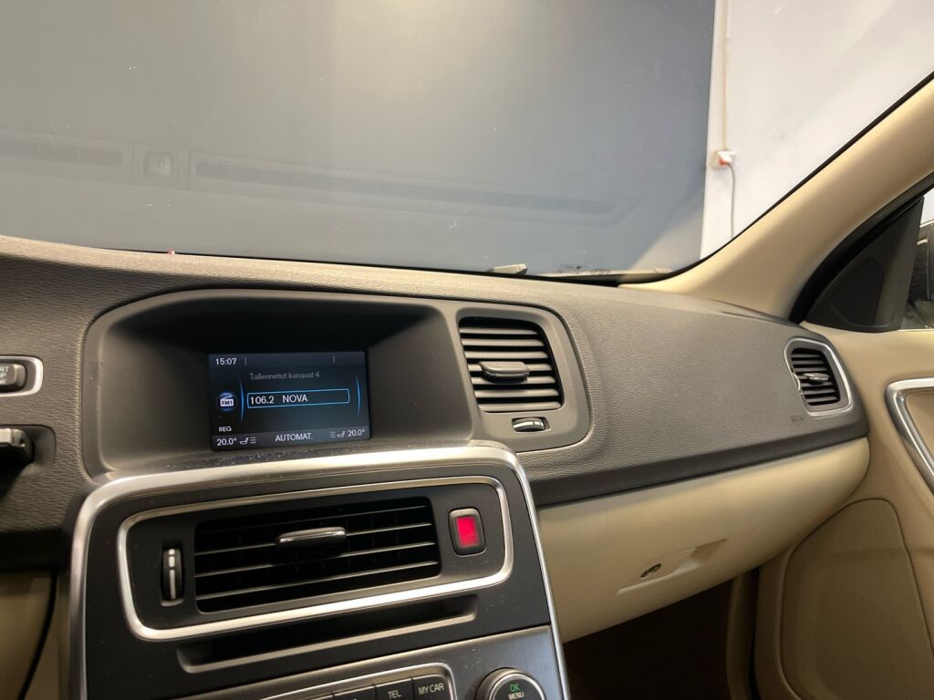 Volvo S60 2011 Musta