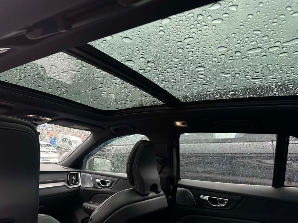 Volvo V60 2022 Harmaa