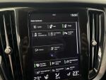 Volvo V60 2022 Musta